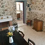 Chalet Gamvrias *